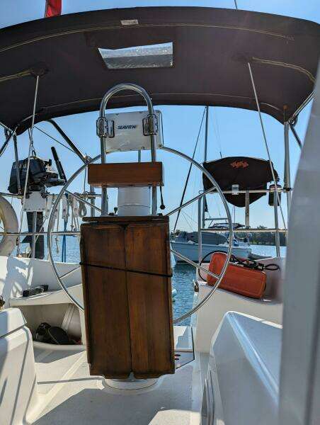 Larose des Vents V 33ft Hunter Yacht For Sale