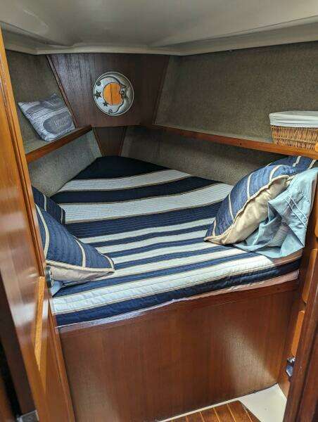 Larose des Vents V 33ft Hunter Yacht For Sale