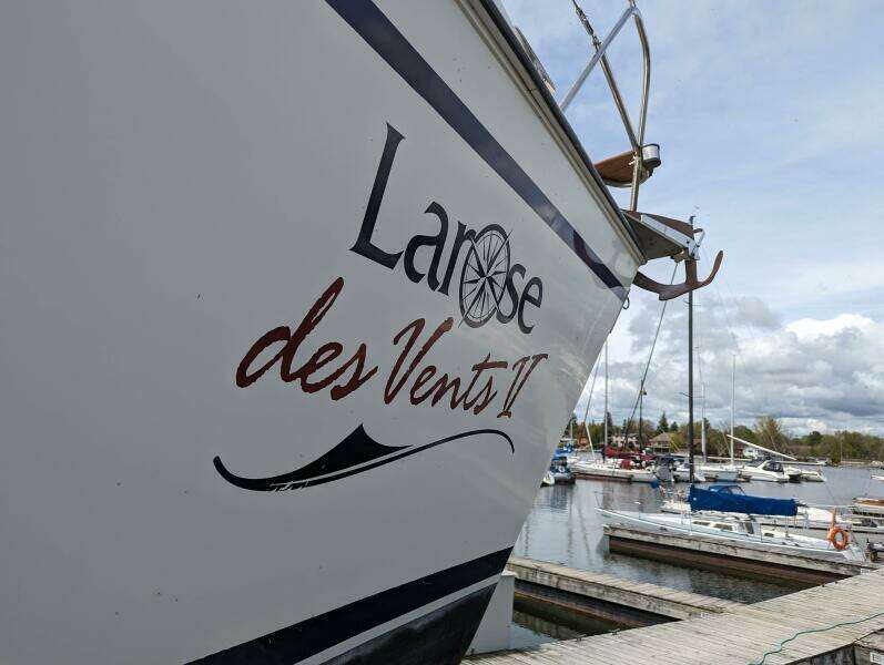 Larose des Vents V 33ft Hunter Yacht For Sale