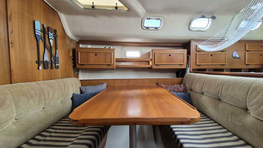 Larose des Vents V 33ft Hunter Yacht For Sale