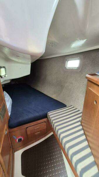 Larose des Vents V 33ft Hunter Yacht For Sale