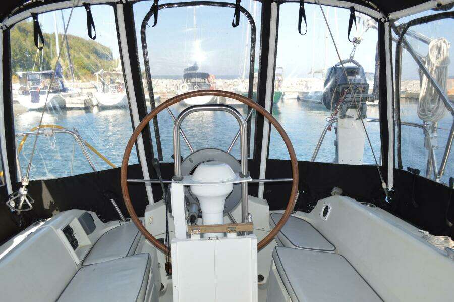 Moonraker 32ft Kirie Yacht For Sale