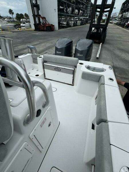 28ft Sportsman Yacht For Sale