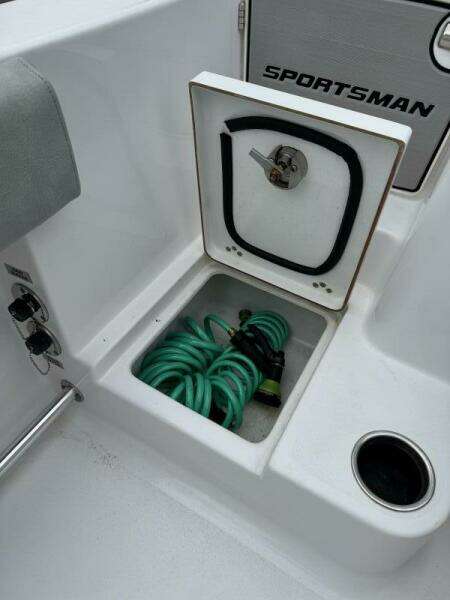 28ft Sportsman Yacht For Sale