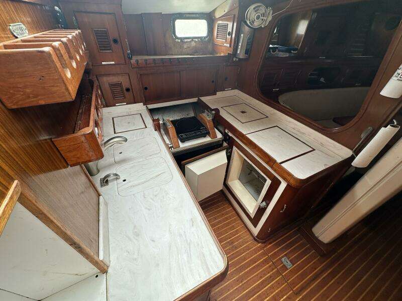 Big Adventure 46ft Oceanic Yacht For Sale