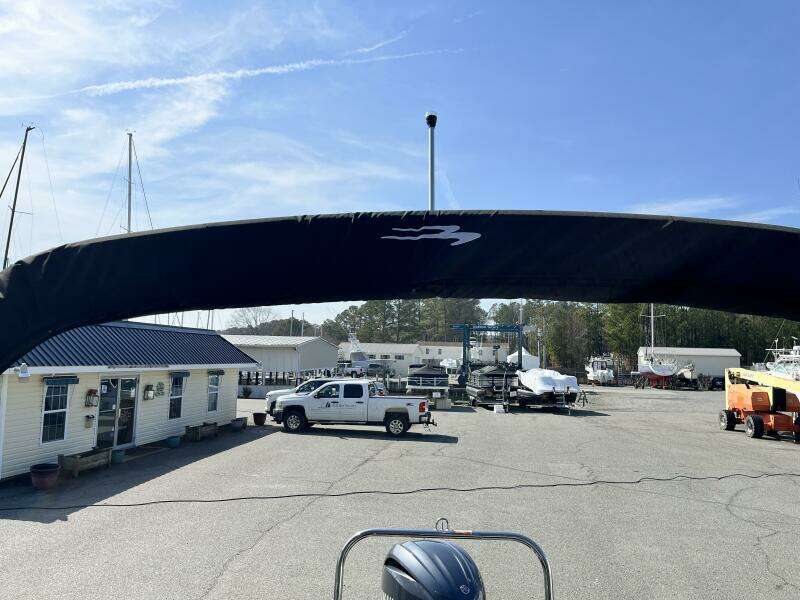 22ft Bennington Yacht For Sale