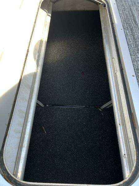 22ft Bennington Yacht For Sale