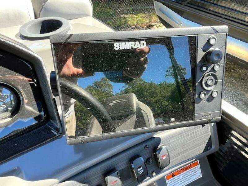 22ft Bennington Yacht For Sale