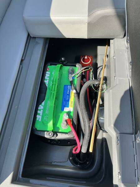 22ft Bennington Yacht For Sale