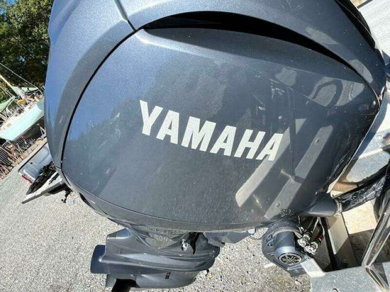 22ft Bennington Yacht For Sale