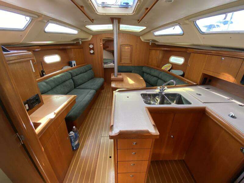 Monarch 35ft Hunter Yacht For Sale
