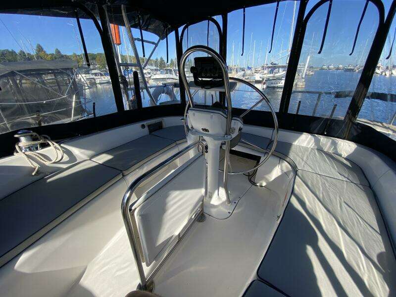 Monarch 35ft Hunter Yacht For Sale