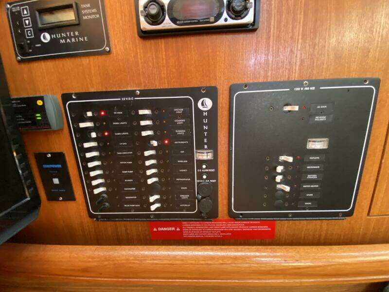 Monarch 35ft Hunter Yacht For Sale