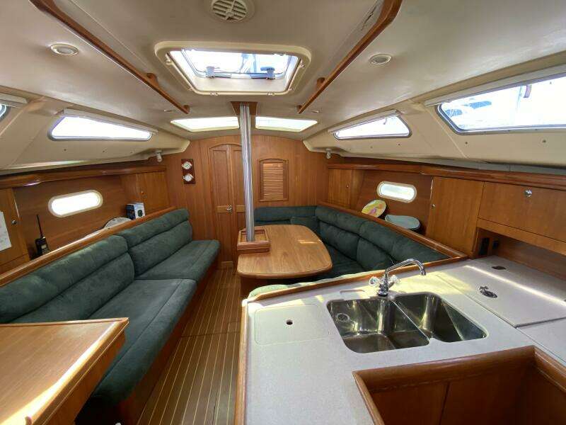 Monarch 35ft Hunter Yacht For Sale
