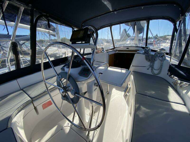 Monarch 35ft Hunter Yacht For Sale