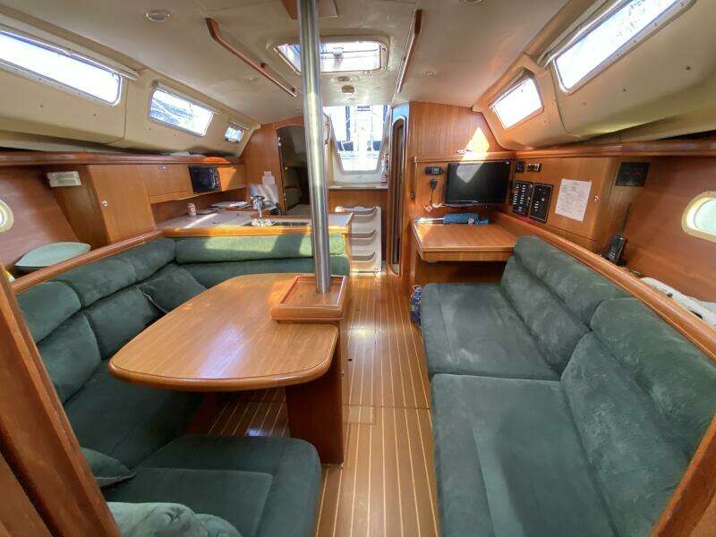 Monarch 35ft Hunter Yacht For Sale