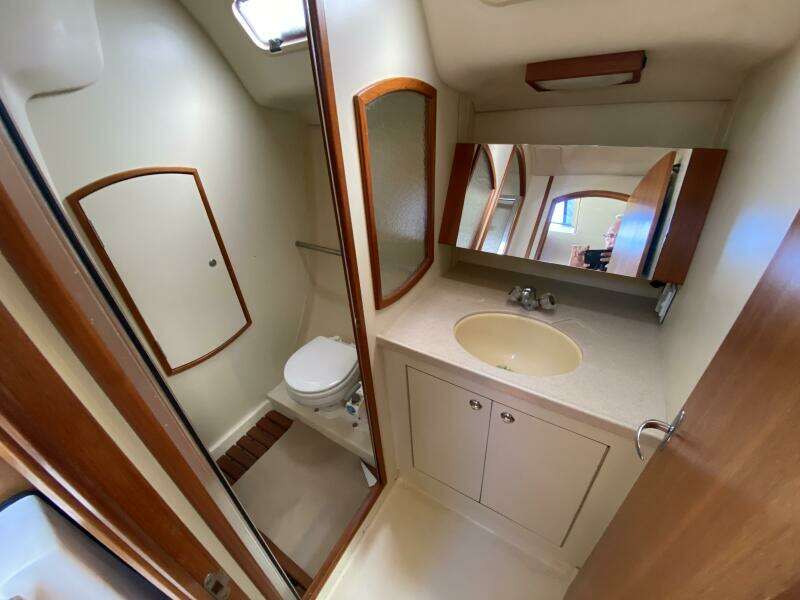 Monarch 35ft Hunter Yacht For Sale