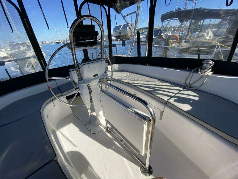 Monarch 35ft Hunter Yacht For Sale