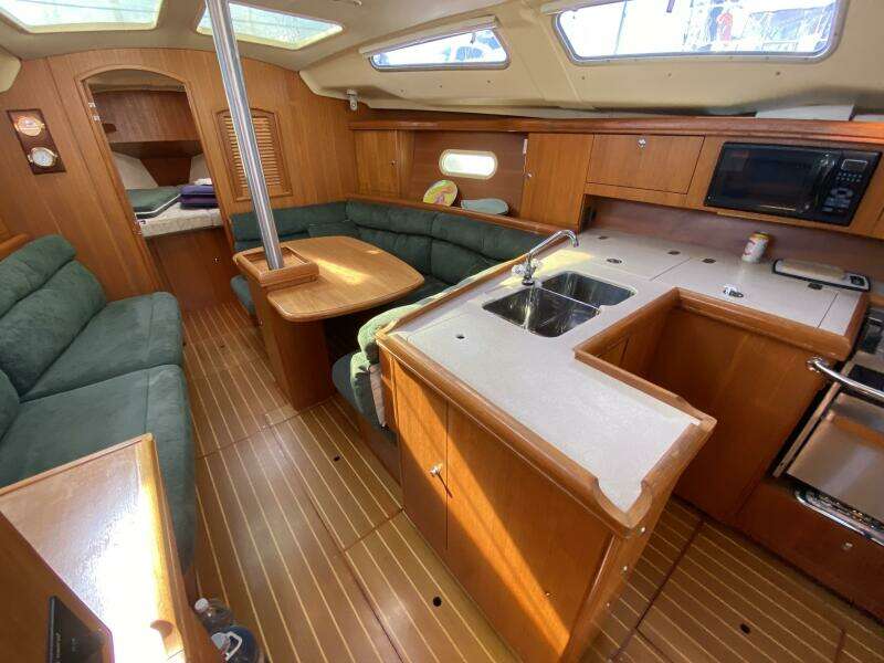 Monarch 35ft Hunter Yacht For Sale