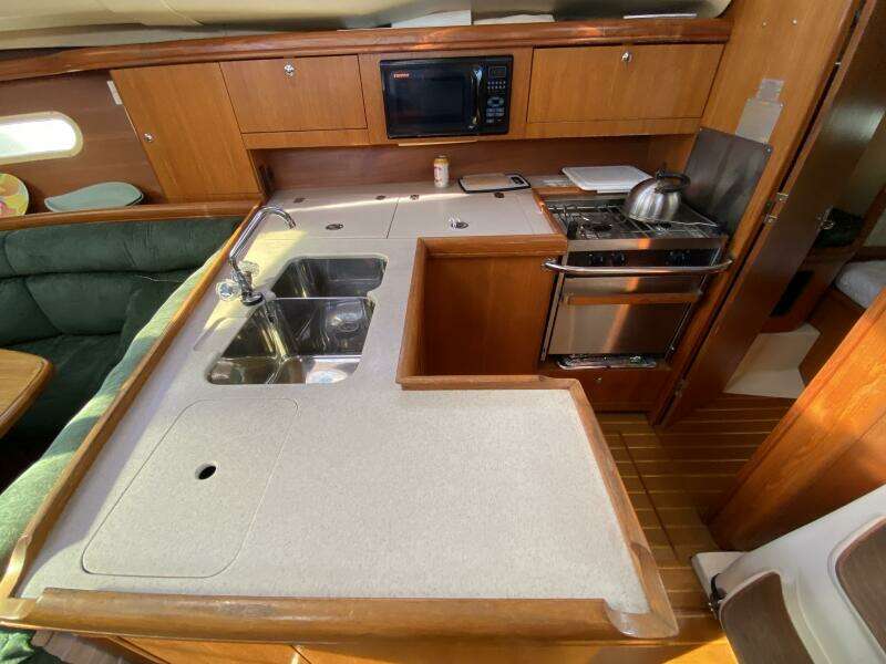 Monarch 35ft Hunter Yacht For Sale