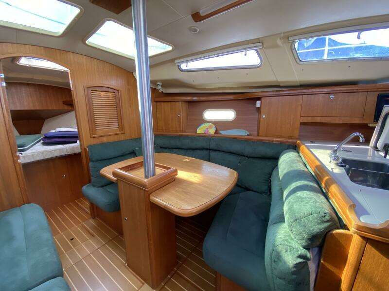 Monarch 35ft Hunter Yacht For Sale
