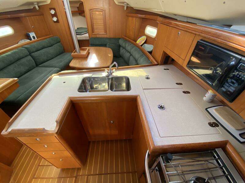 Monarch 35ft Hunter Yacht For Sale