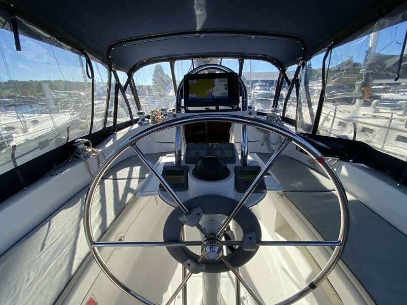 Monarch 35ft Hunter Yacht For Sale
