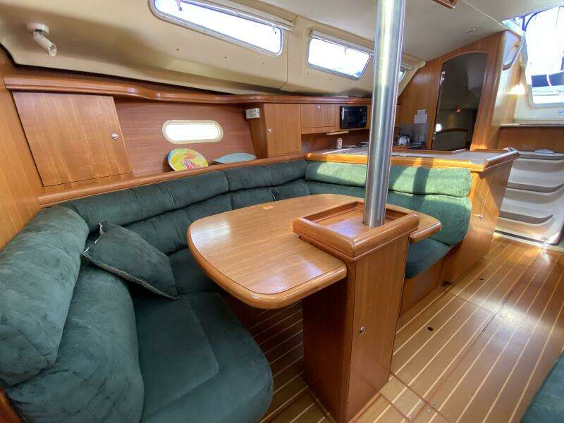 Monarch 35ft Hunter Yacht For Sale