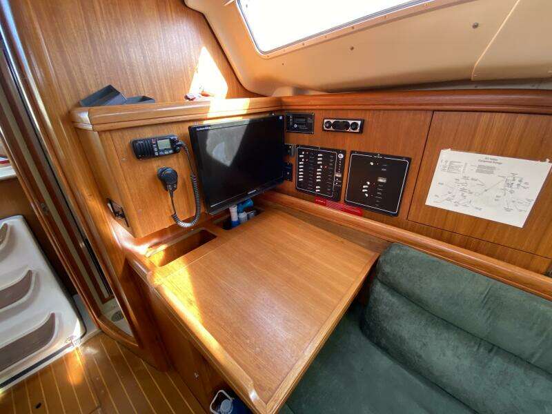 Monarch 35ft Hunter Yacht For Sale