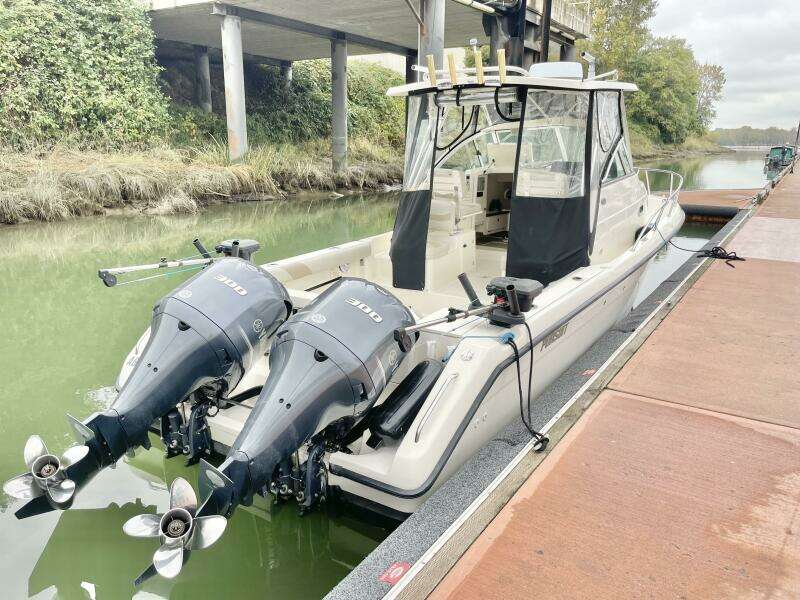 28ft Pursuit Yacht For Sale