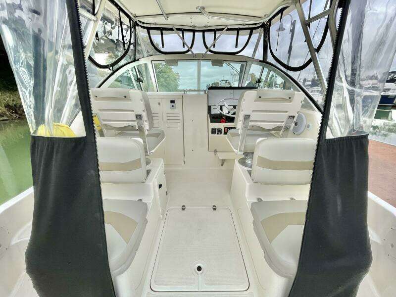 28ft Pursuit Yacht For Sale