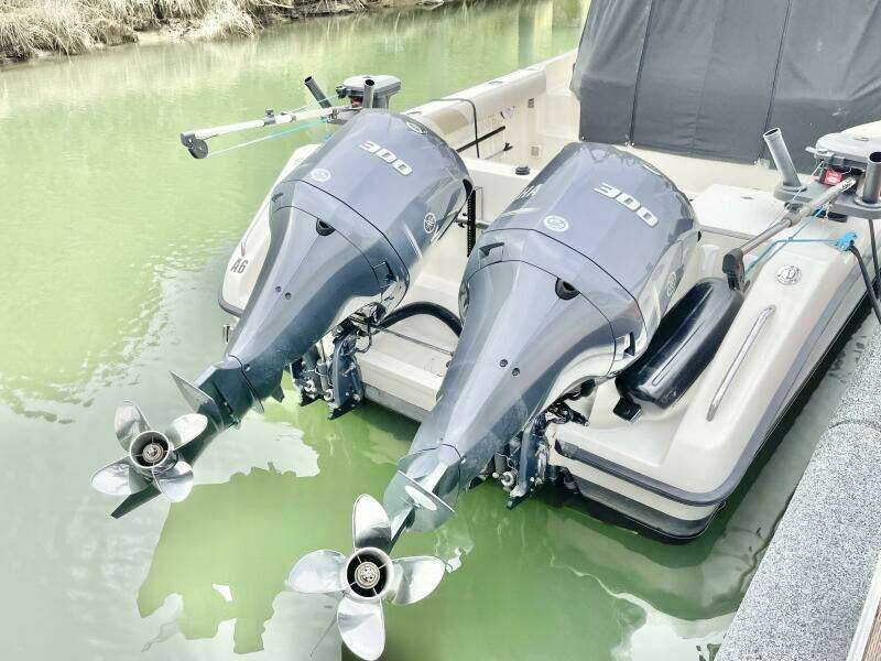 28ft Pursuit Yacht For Sale