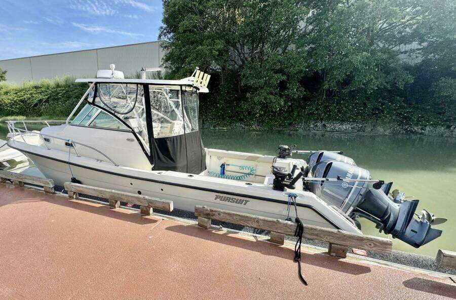 28ft Pursuit Yacht For Sale