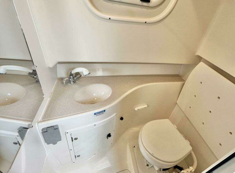 28ft Pursuit Yacht For Sale