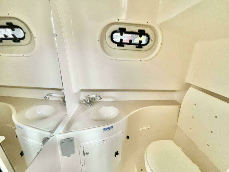 28ft Pursuit Yacht For Sale