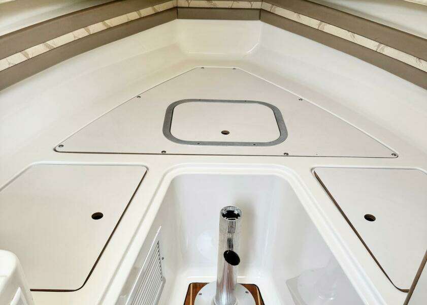 28ft Pursuit Yacht For Sale