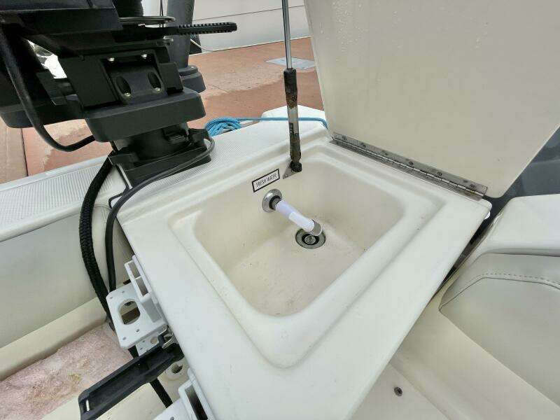 28ft Pursuit Yacht For Sale