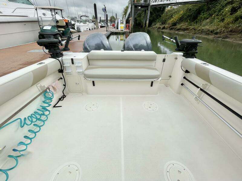 28ft Pursuit Yacht For Sale
