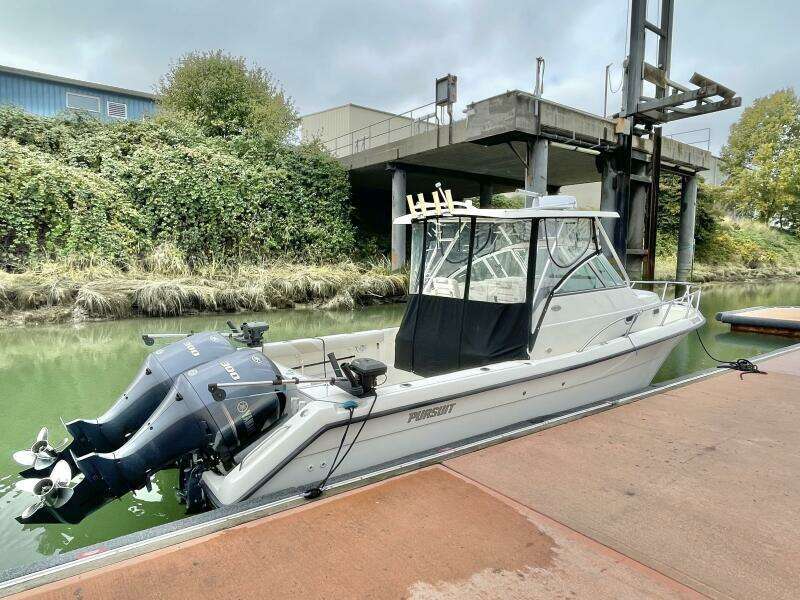 28ft Pursuit Yacht For Sale