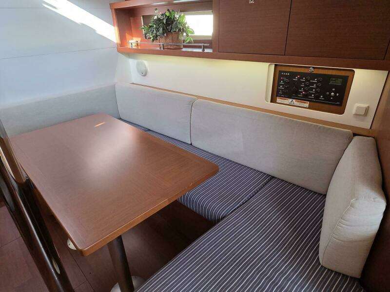 Salon Seating