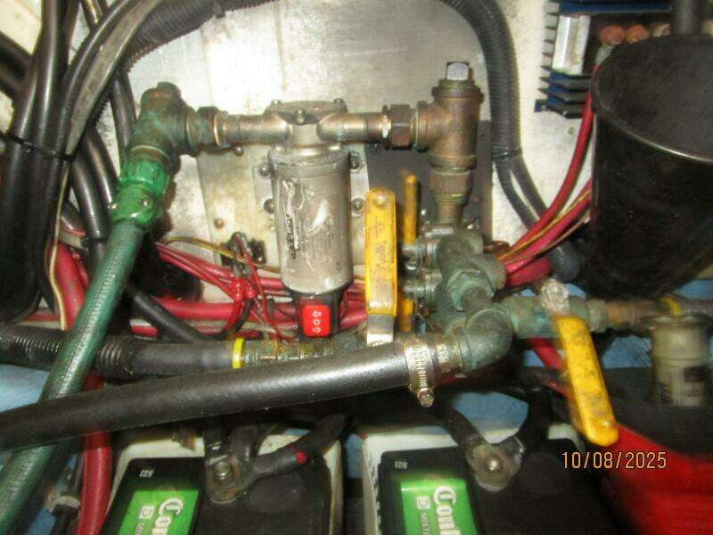 34' Sabreline oil change system