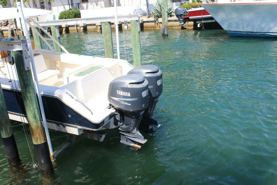 31ft Pursuit Yacht For Sale