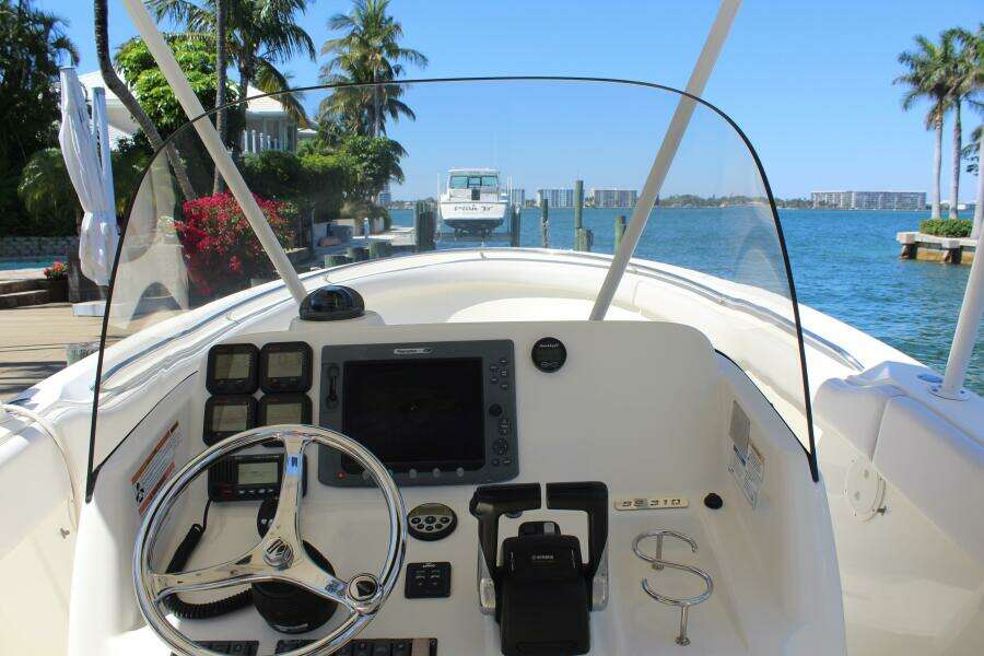 31ft Pursuit Yacht For Sale