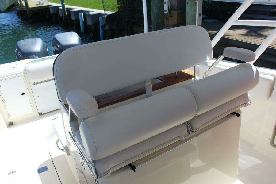 31ft Pursuit Yacht For Sale