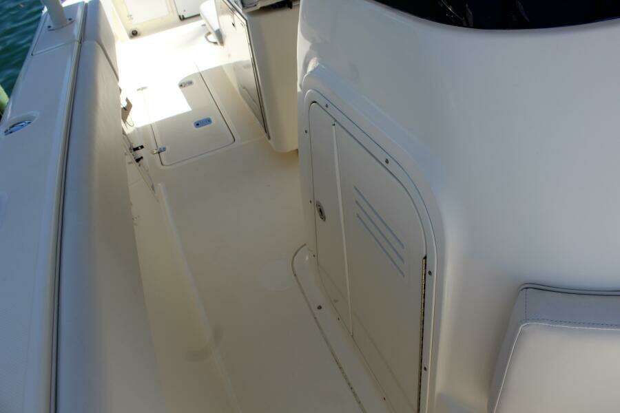 31ft Pursuit Yacht For Sale