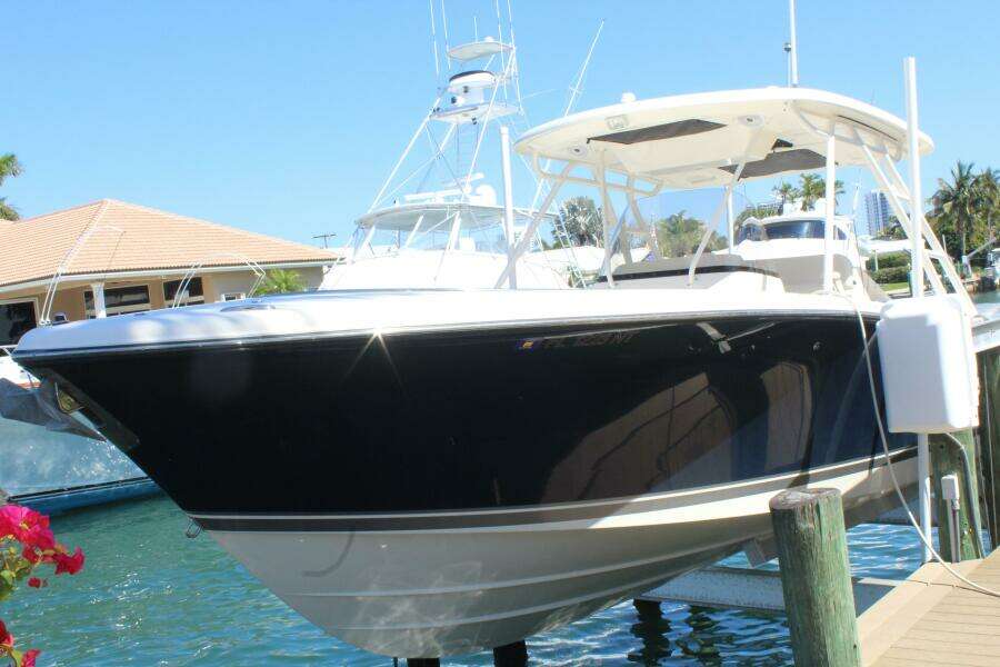 31ft Pursuit Yacht For Sale