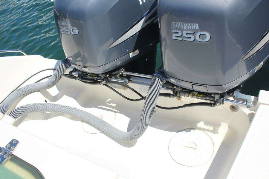31ft Pursuit Yacht For Sale