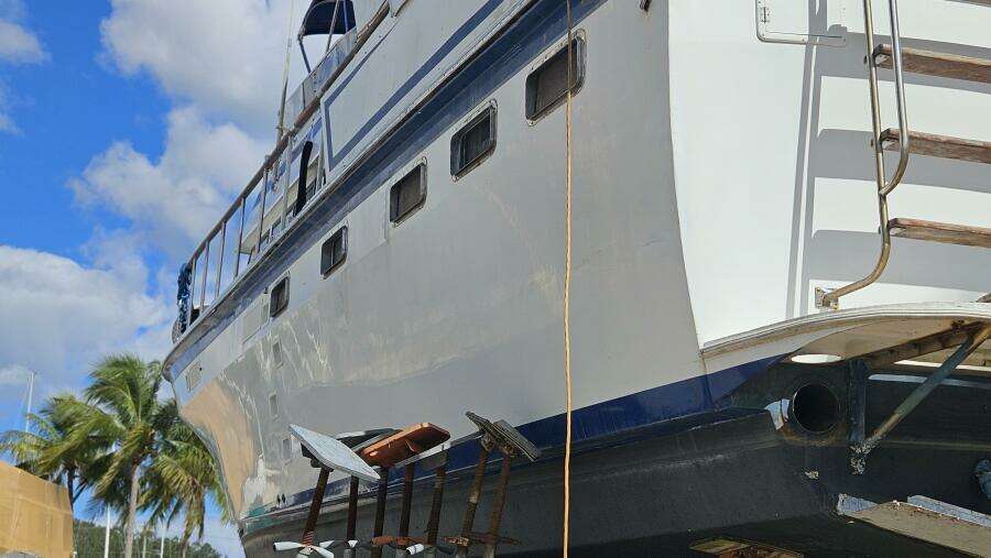 Adventure 48ft CHB Yacht For Sale