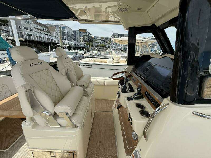 30ft Chris Craft Yacht For Sale