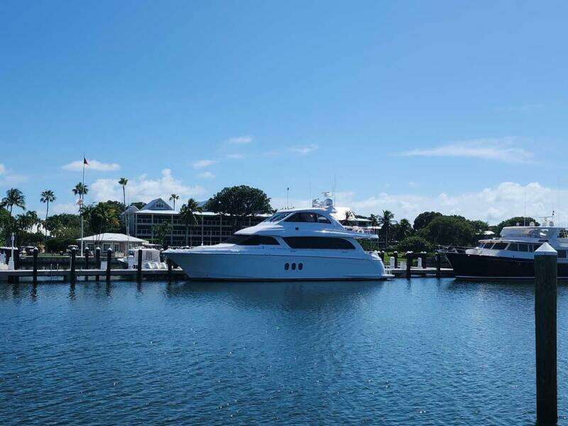 SAPPHIRE 72ft Hatteras Yacht For Sale